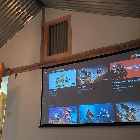 The Bothy Near Tenby, Big Projector Screen, Four-Poster Bed, On-Site Hot Tub Access Via Spa Pack, Breakfast 외부 사진